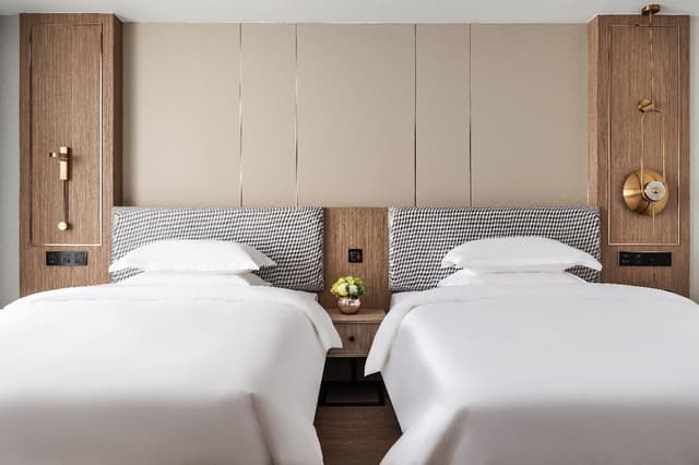 Dossen - Twin Room With City View