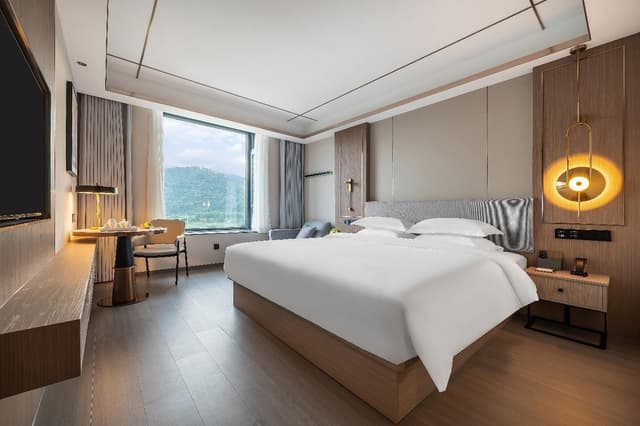 Dossen - Bed Room Mountain View