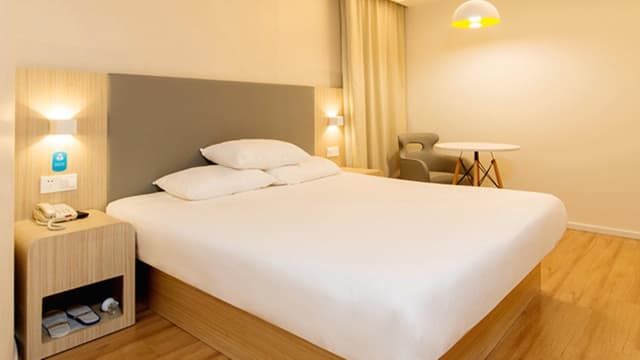 Queen Room A