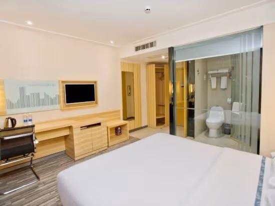 Stand Queen Room