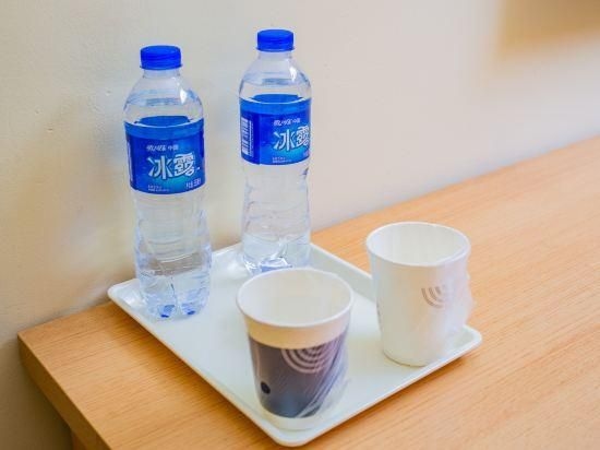 โฮมอินน์ เฉิงตู ถนนจิงกัง (Home Inn Chengdu Jingkang Road)1