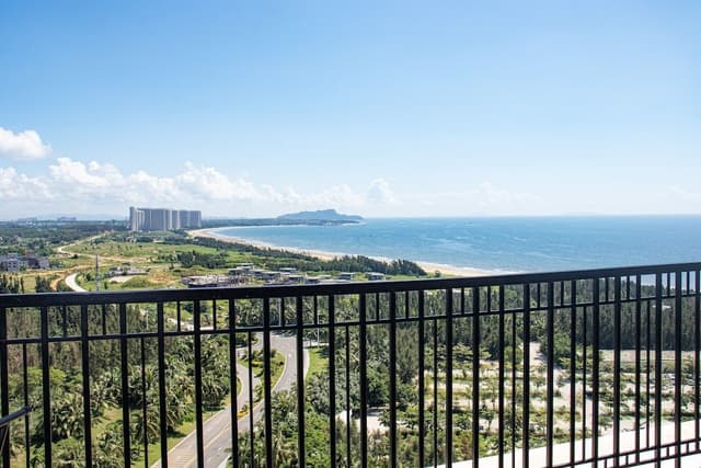 Room, 1 King Bed, Balcony, Partial Sea View