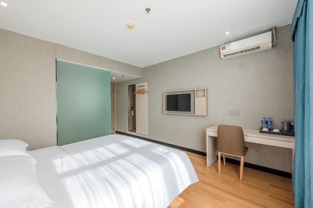 Dossen - Bed Room With City View