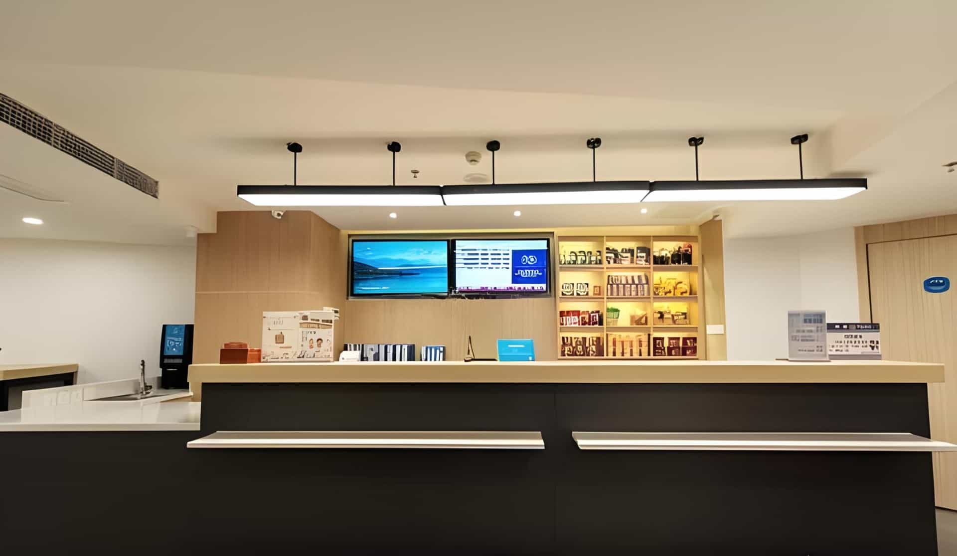 Hanting Hotel Chengdu Chunxi Road Metro Station Hanting Hotel Chengdu Chunxi Road Metro Station