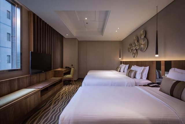 Superior Triple Room with City View