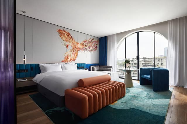 Deluxe King Room