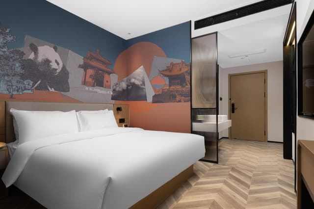 Huazhu - Room With View