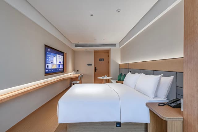 Huazhu - Deluxe Bed Room