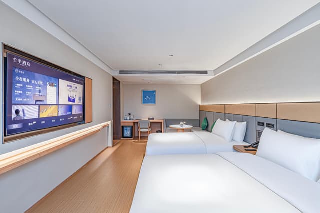 Huazhu - Deluxe Family Room