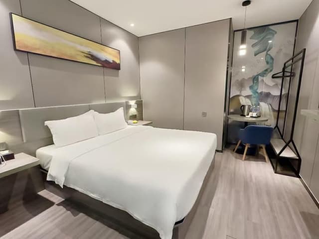 Economy Room