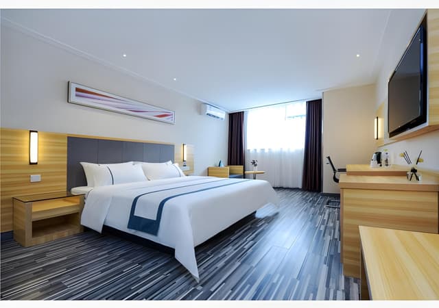 Business Queen Room