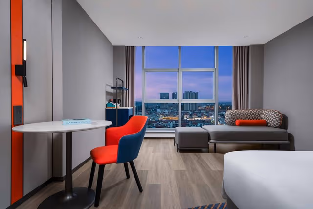 Standard Room, 1 King Bed (Extra Floor Space, Stocked Minibar)