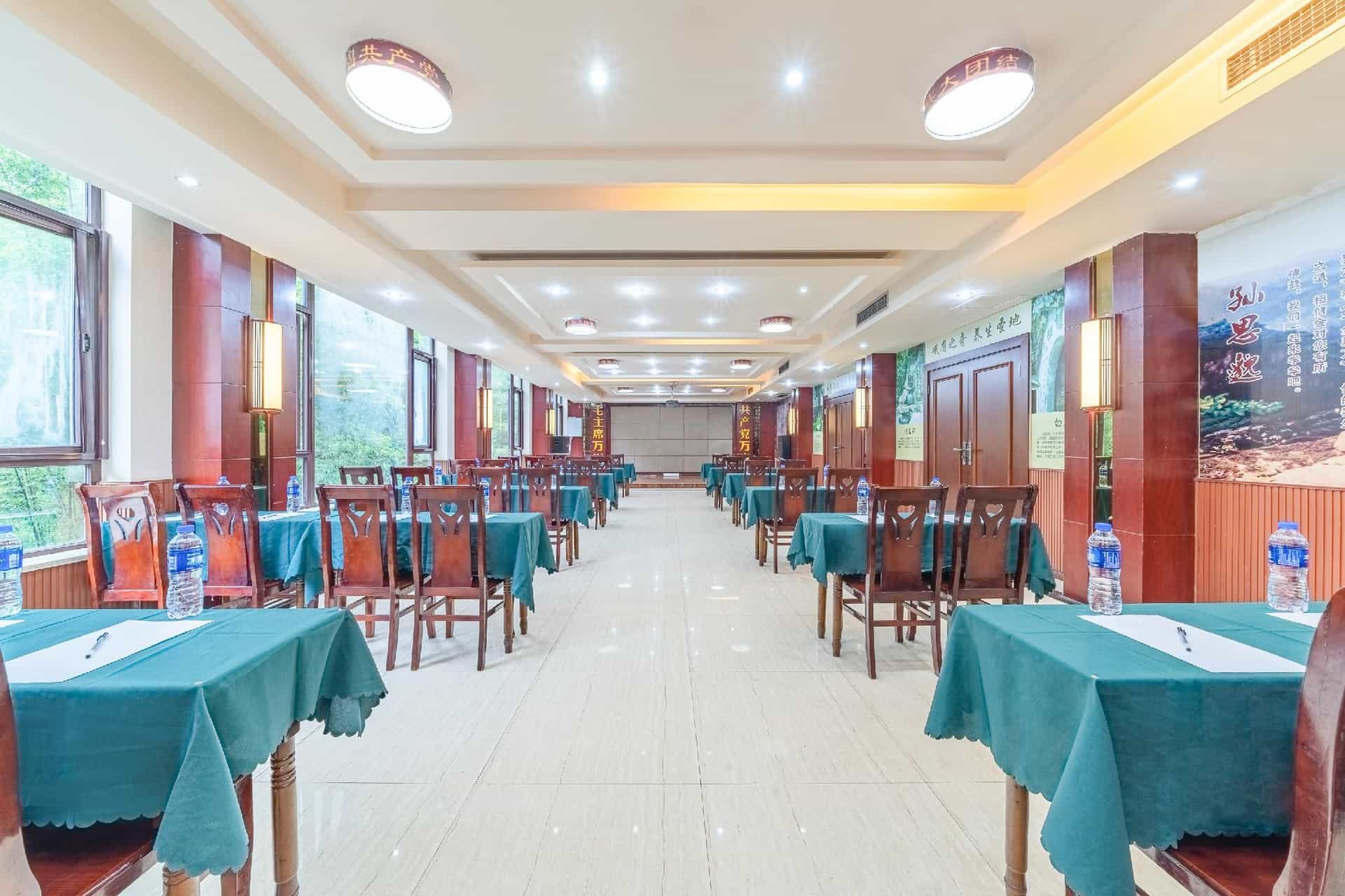 Care U Well Hotel Emeishan Wanxianglou Care U Well Hotel Emeishan Wanxianglou