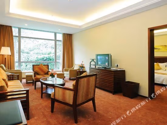 Suite - Garden-View (Building 5)