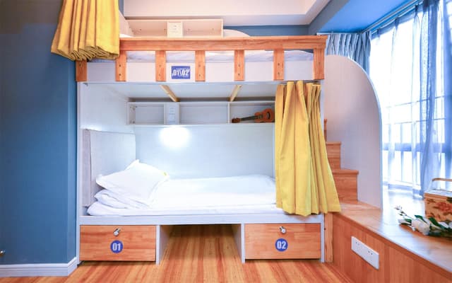 1 Person in 6-Bed Dormitory with En-Suite - Female Only