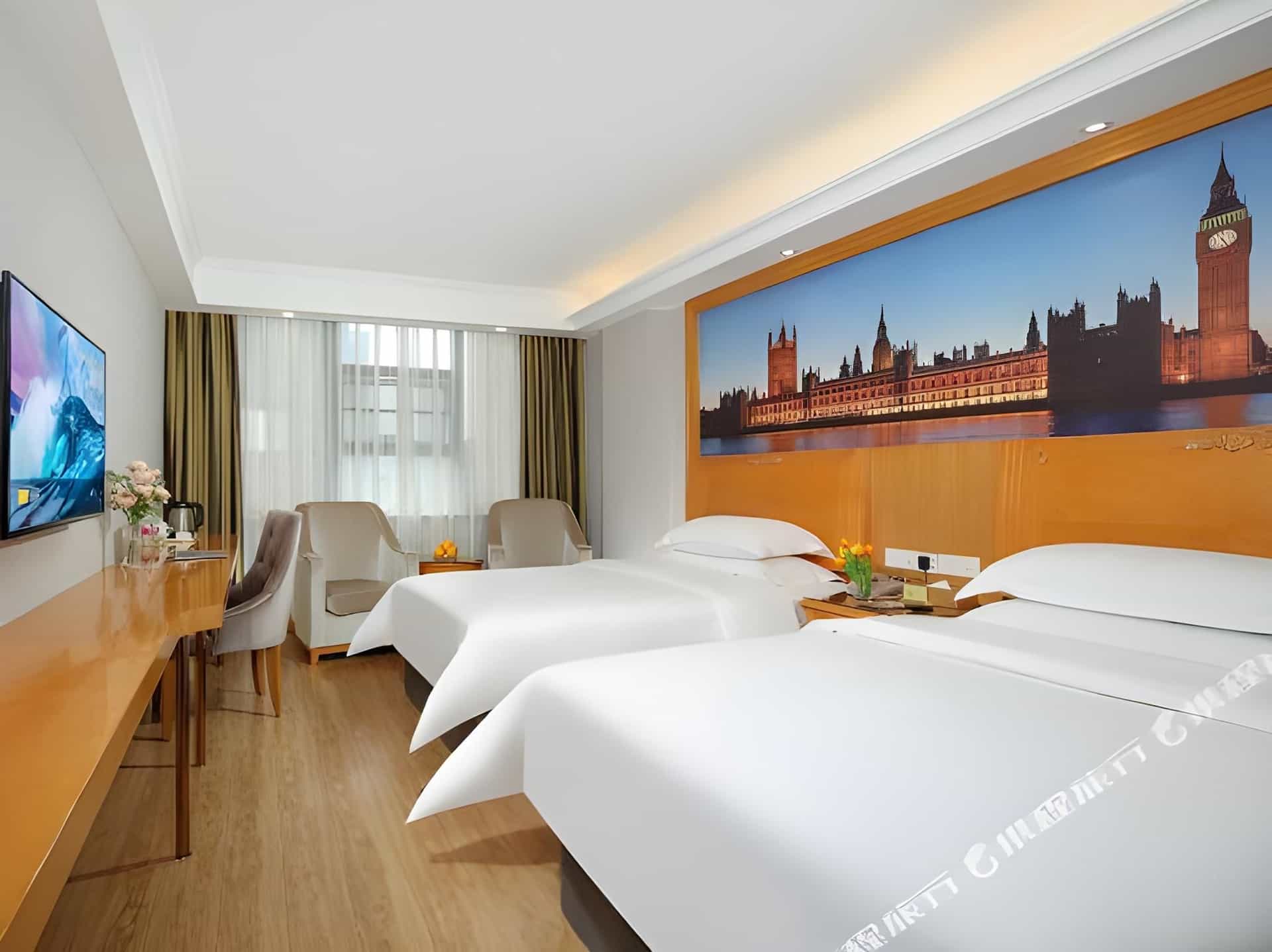 Vienna Hotel Chengdu Taikoo Li Chunxi Road Pedestrian Street Vienna Hotel Chengdu Taikoo Li Chunxi Road Pedestrian Street