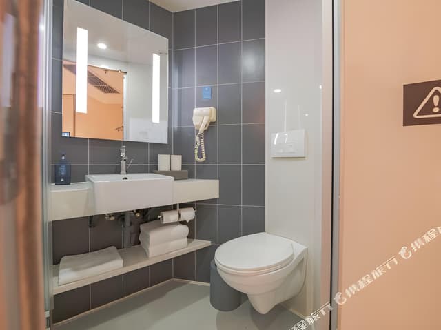 2 Bed Twin Superior Room