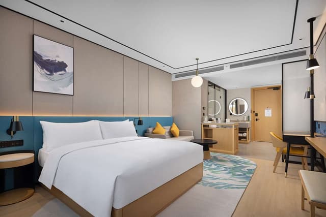 KING DELUXE ROOM