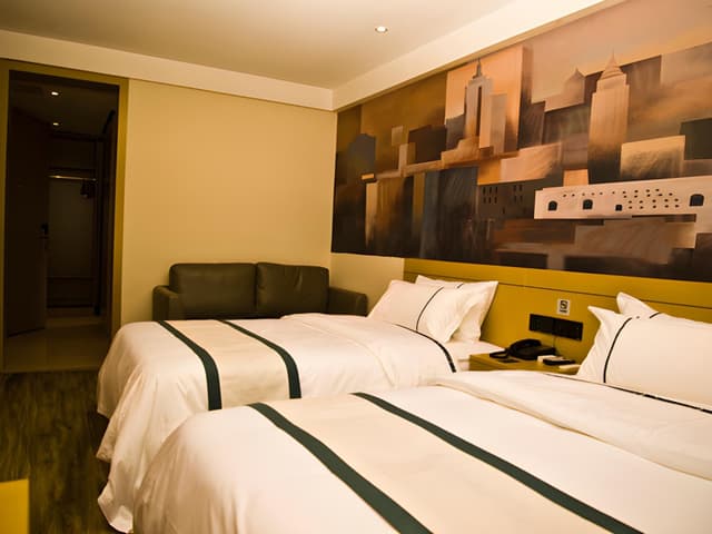 Dossen - Family Room