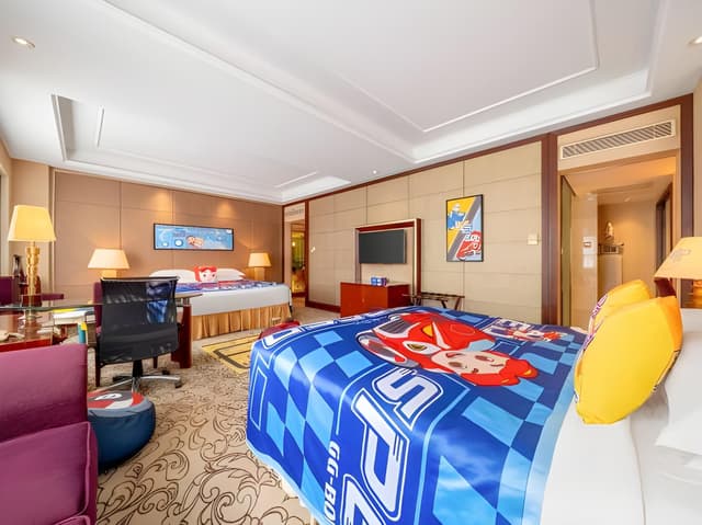 Kuya Pig Hero Car Themed Family Suite