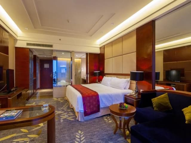 Deluxe King Room