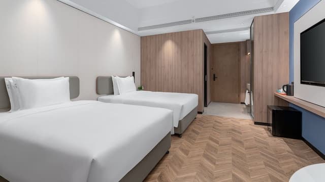 Standard Room, 2 Double Beds (Minifridge, High Floor)