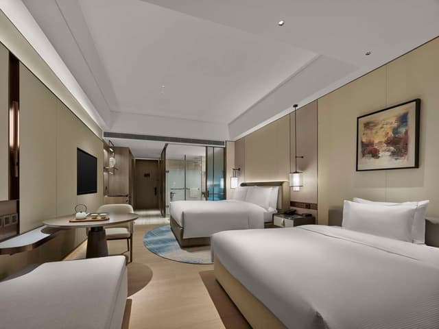 KING DELUXE ROOM WITH PRIVATE GARDEN