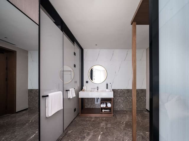 KING PREMIUM ROOM WITH RIVERVIEW