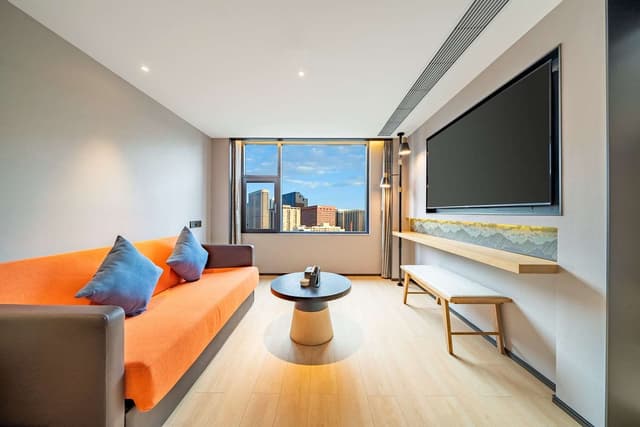 KING ONE BEDROOM SUITE