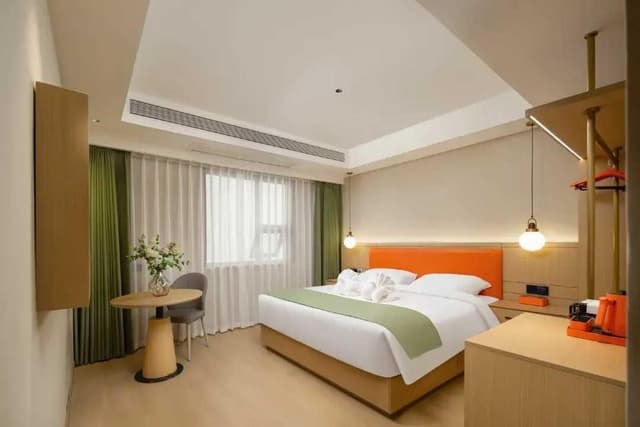 Comfort Queen Room