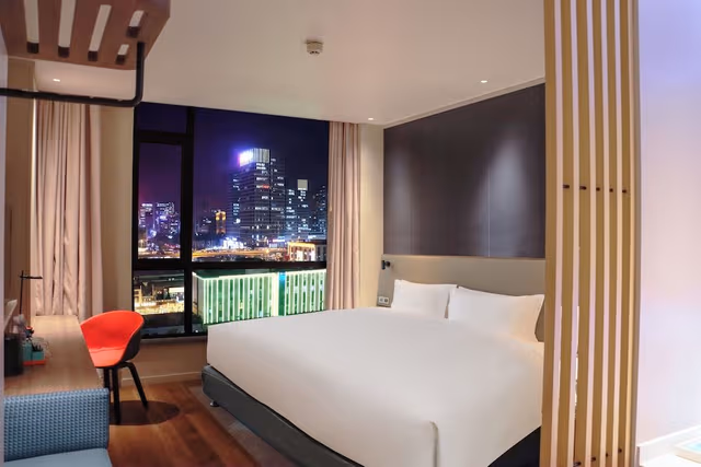 Standard Room, 1 King Bed, Non Smoking, City View