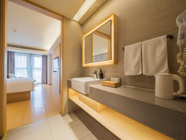 Huazhu - Destress Superior Bed Room