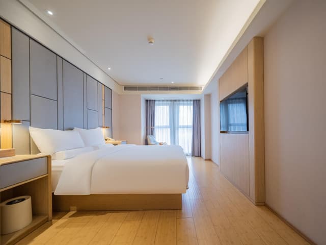 Huazhu - Destress Superior Bed Room