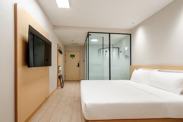 Huazhu - Superior BedRoom
