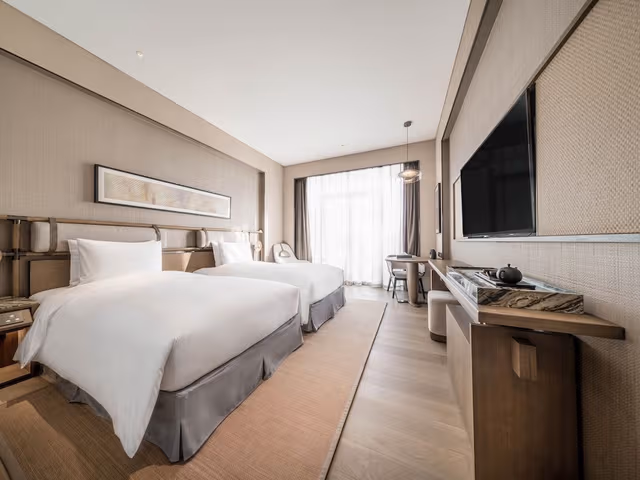 Deluxe Room, 2 Twin Beds, Garden View