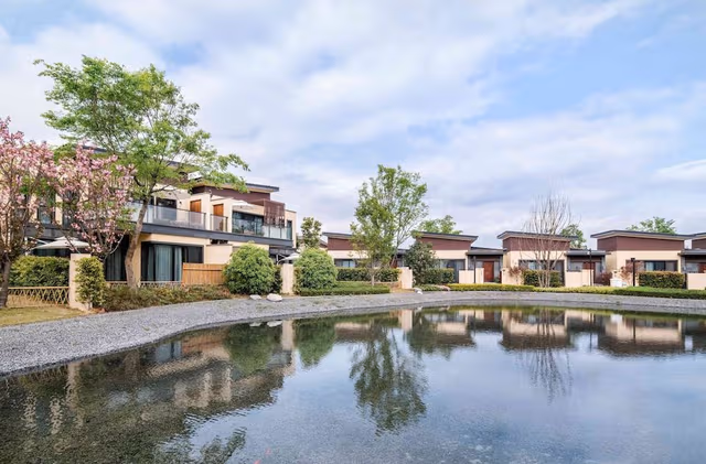 Villa, Multiple Beds, Garden View (Spring)