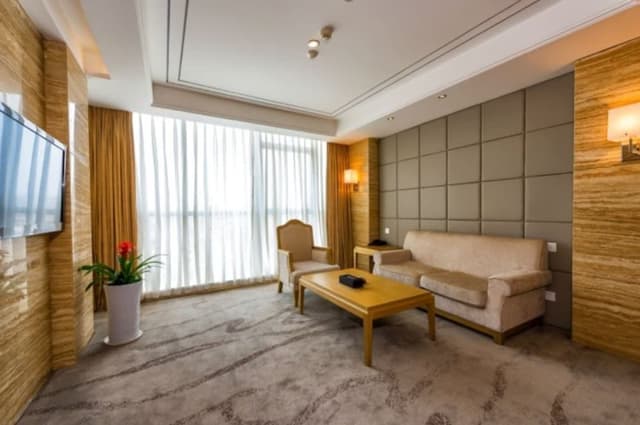 Deluxe Suite