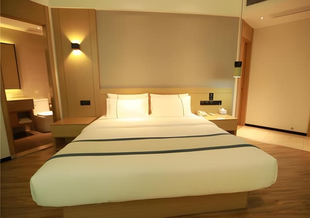 Business Queen Room