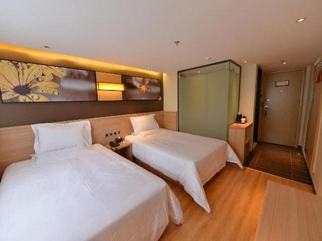 Corporate Twin, Guest room, 2 Twin/Single Bed(s), City view