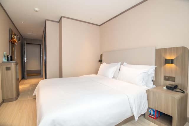 Huazhu - Superior BedRoom