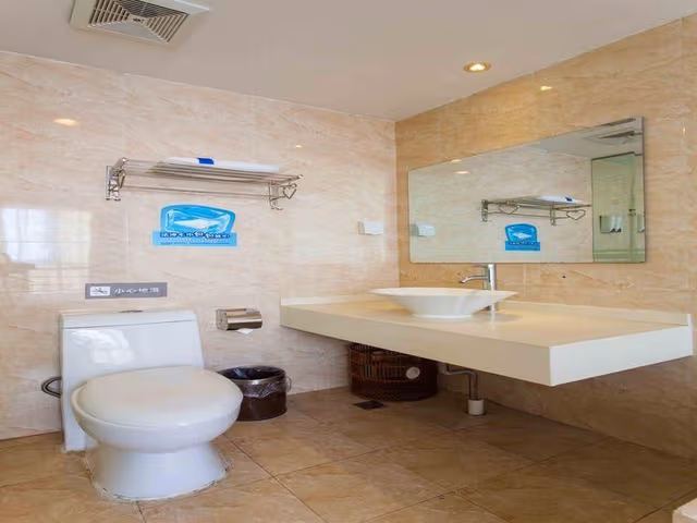 Business Queen Room