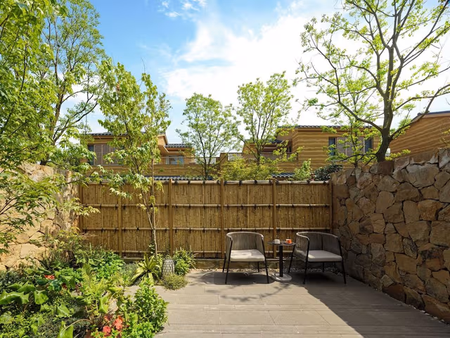Courtyard Family Twin Room