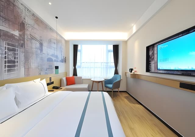 Business Queen Room