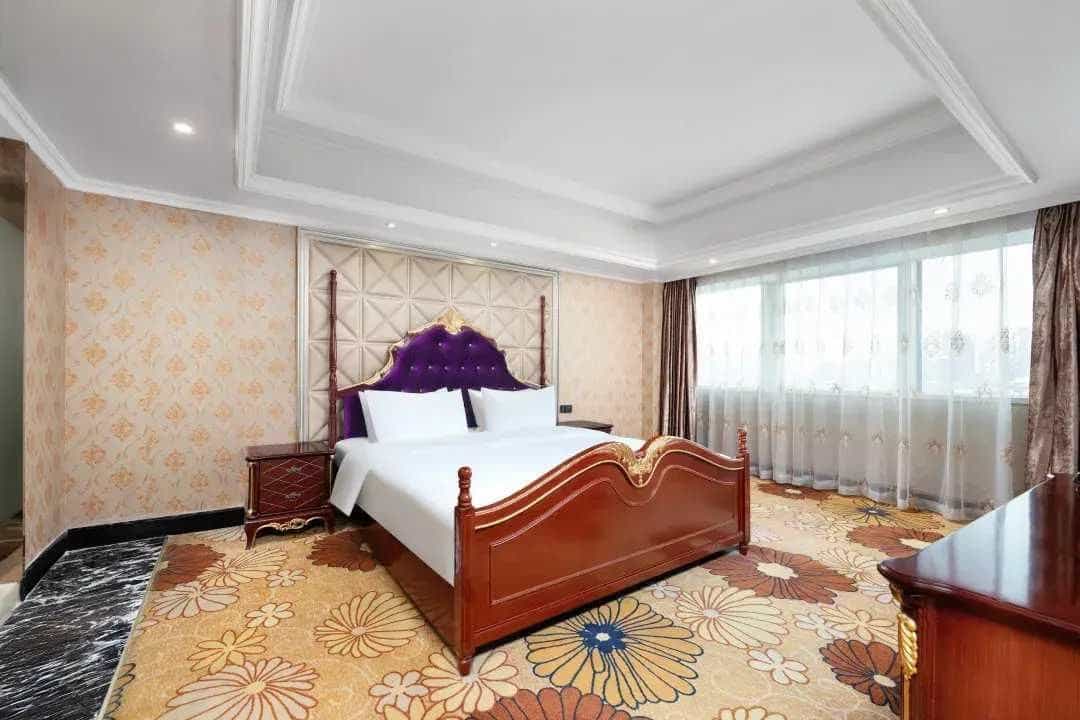 Guzi Celebrity First Hotel (Wenjiang University Town) Guzi Celebrity First Hotel (Wenjiang University Town)