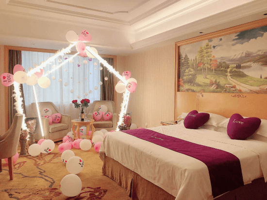 Couples' Room