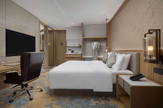 1 King Bed, Standard Room