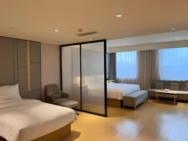 Deluxe Family Room
