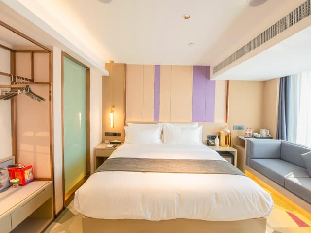 WH - Deluxe Bed Room