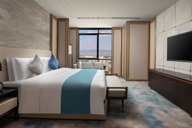 Room, 1 King Bed (Theme)