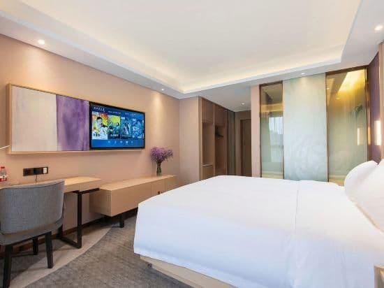 WH - Deluxe Bed Room